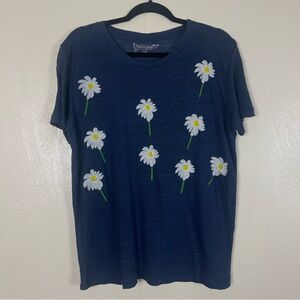 Banner Day Navy Linen Top with embroidered daisy pattern